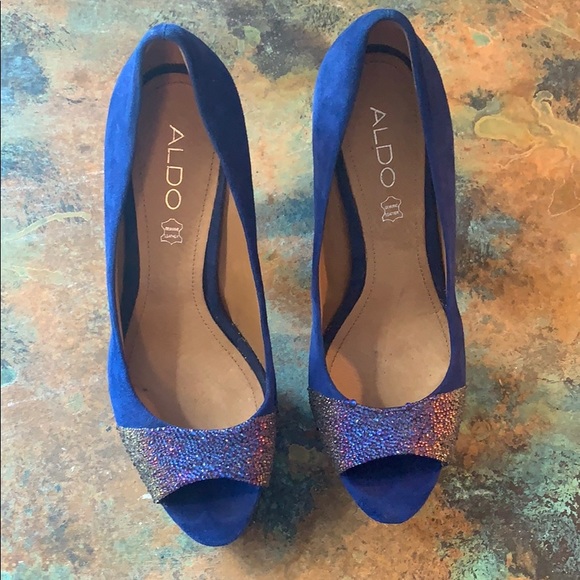 Strassed Heels - Picture 3 of 11